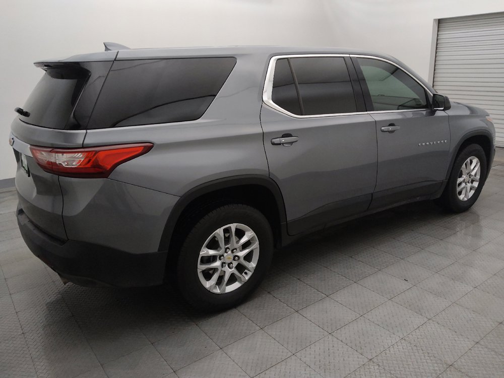 Used 2021 Chevrolet Traverse LS FWD image 10