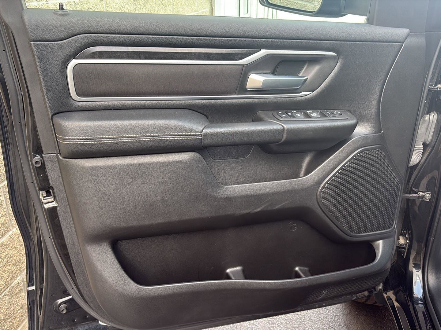 Used 2023 RAM 1500 Big Horn AWD/4WD image 4