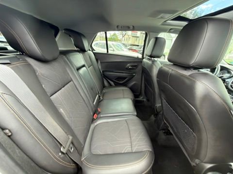 Used 2019 Chevrolet Trax LT w/ Sun & Sound Package image 27