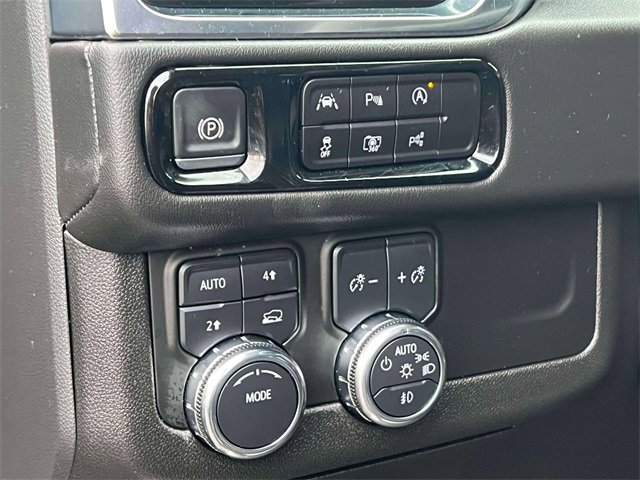 Used 2025 GMC Yukon XL Denali image 21