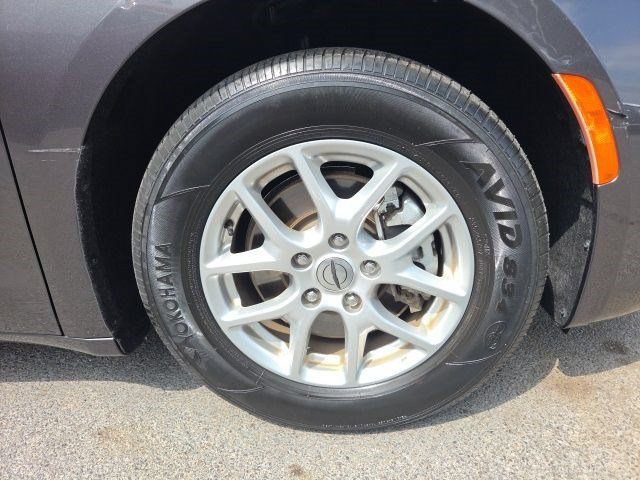 Used 2023 Chrysler Pacifica Touring-L FWD image 54