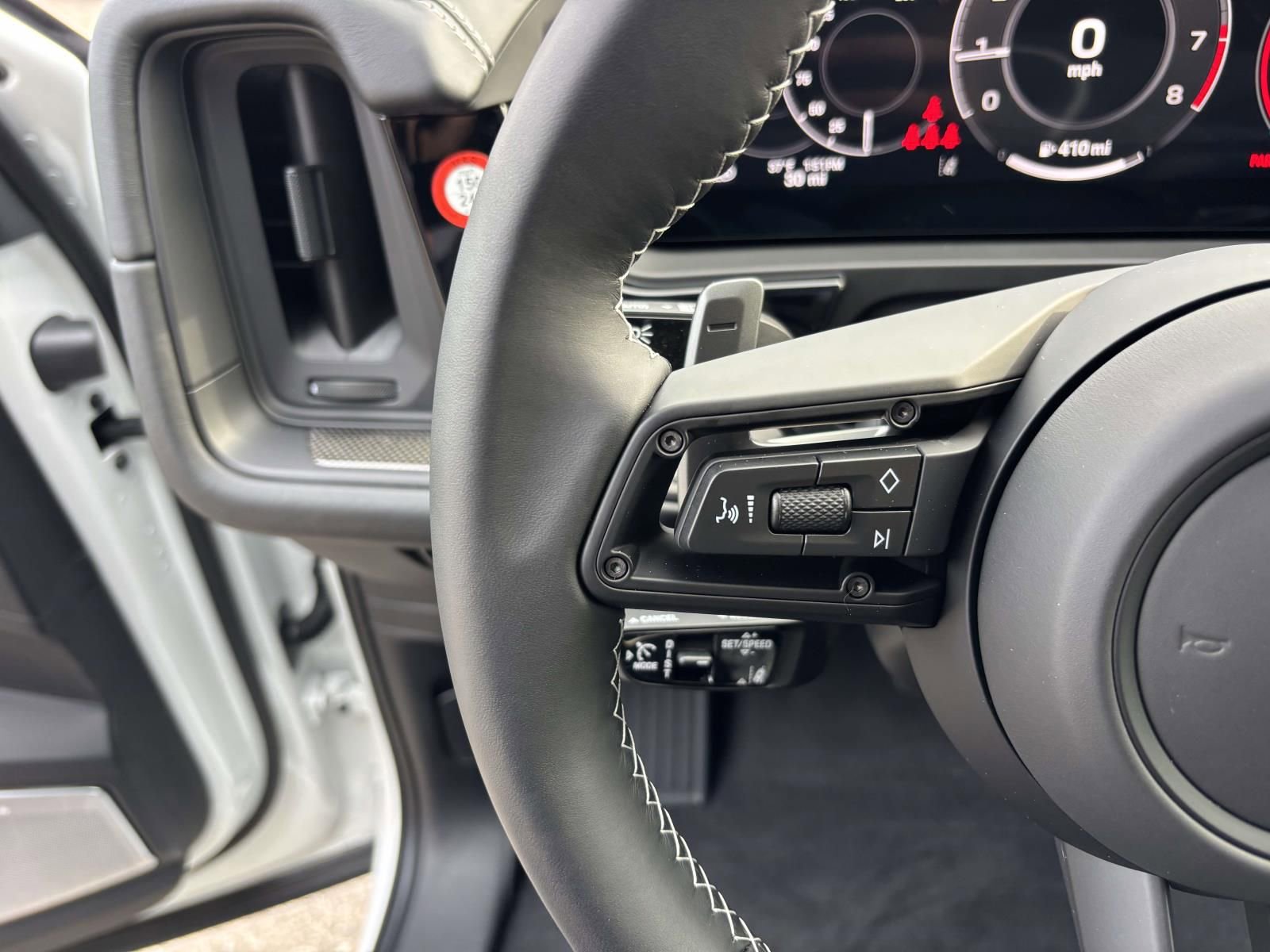 New 2026 Porsche Cayenne GTS image 28