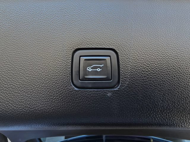 Used 2021 Chevrolet Traverse High Country w/ LPO, Floor Liner Package AWD/4WD image 32