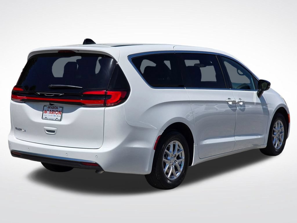 New 2027 Chrysler Pacifica Select FWD image 17
