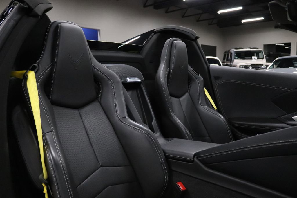 Used 2024 Chevrolet Corvette Stingray Convertible w/ Battery Protection Package image 18