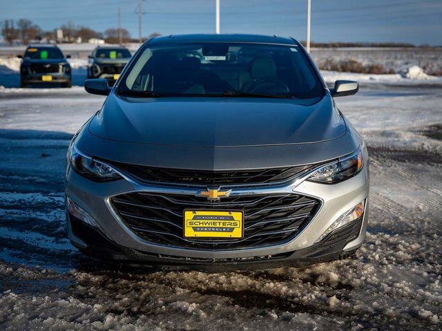 Used 2024 Chevrolet Malibu LT image 2