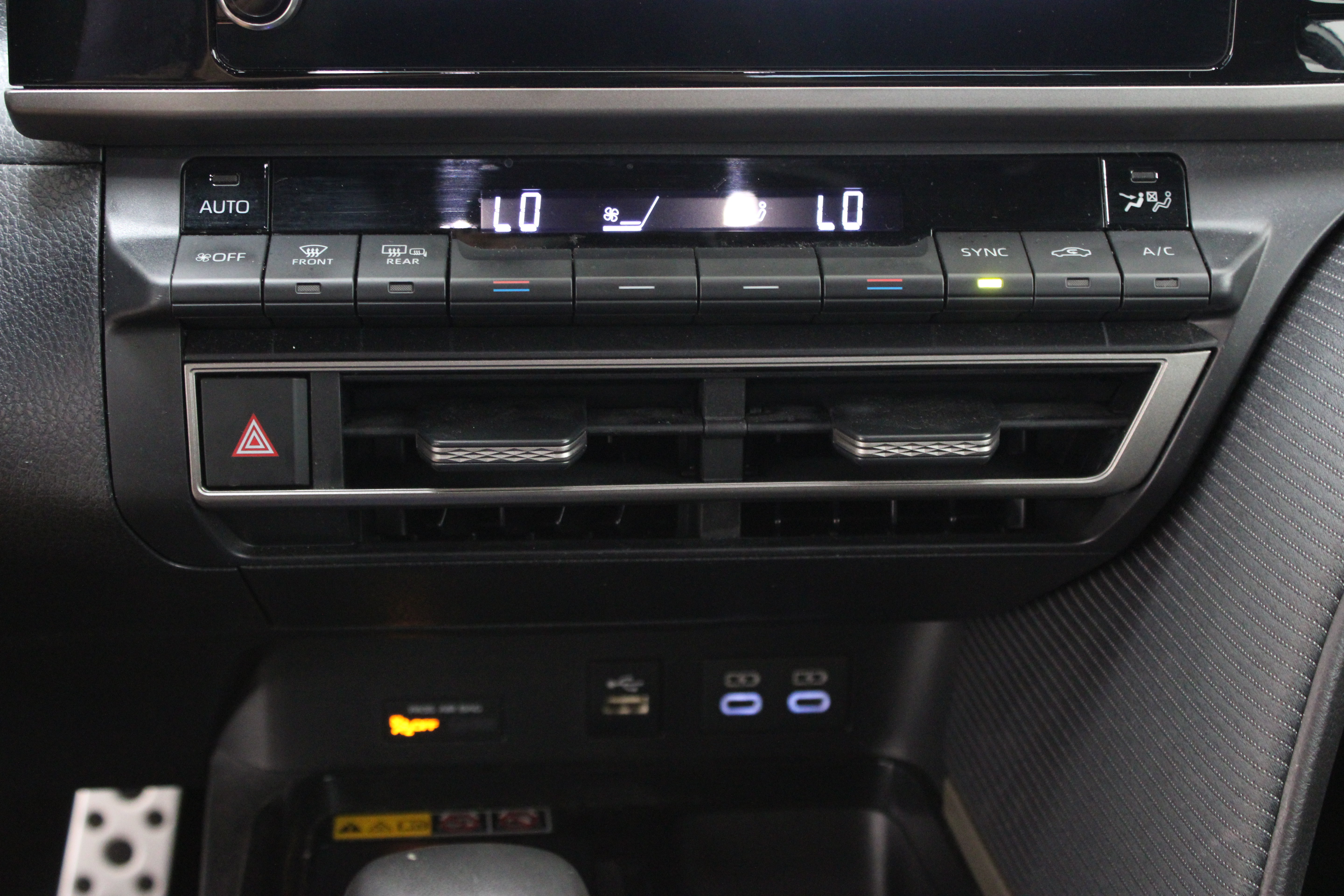 Used 2025 Toyota Camry SE FWD image 20