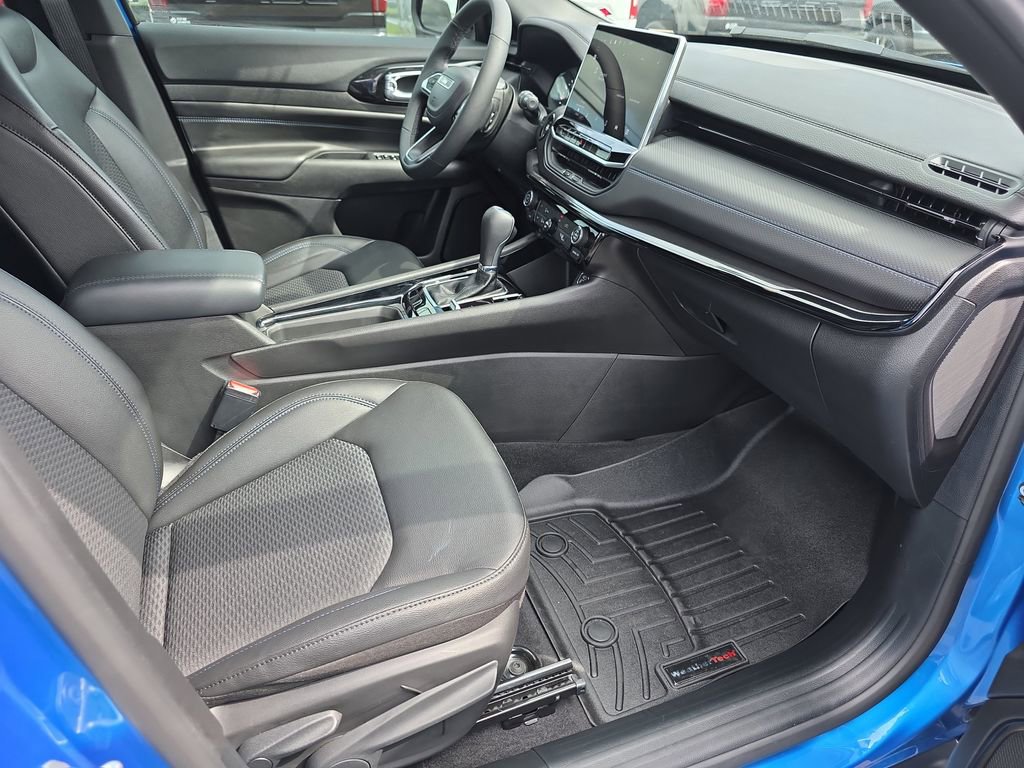 Used 2026 Jeep Compass Latitude image 34