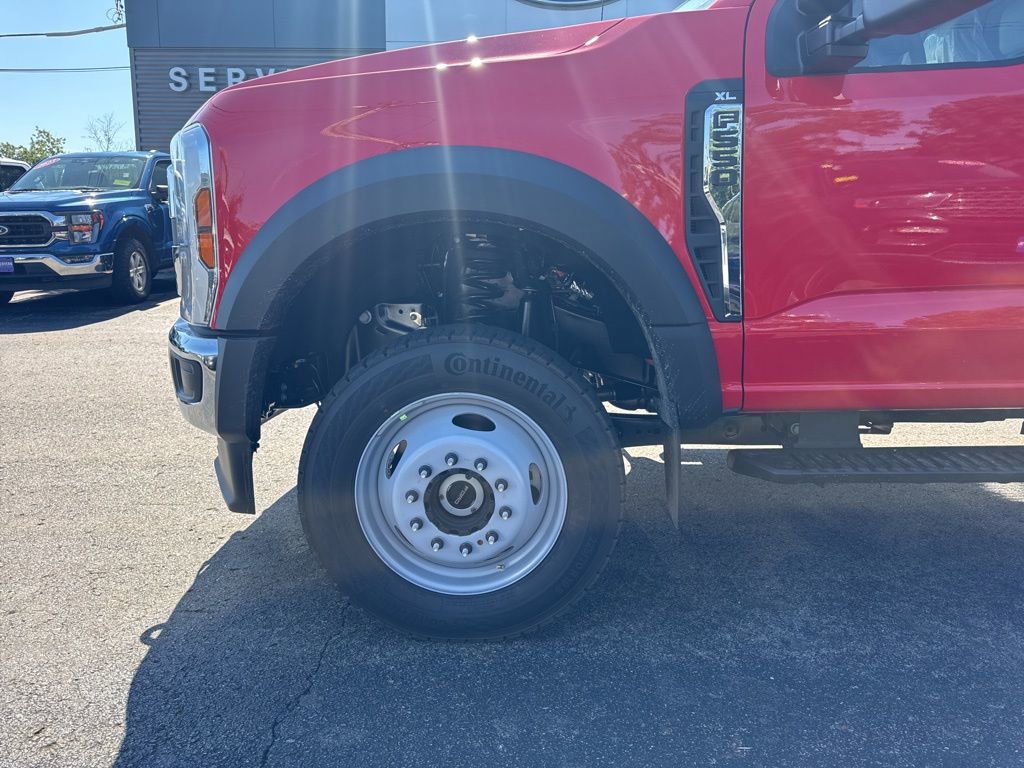 New 2025 Ford F550 4x4 Regular Cab Super Duty image 9