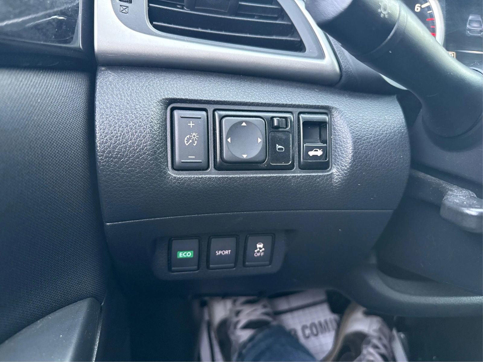 Used 2018 Nissan Sentra SV image 18