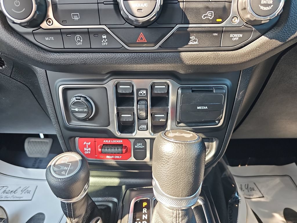 Used 2025 Jeep Wrangler Unlimited Sport AWD/4WD image 25