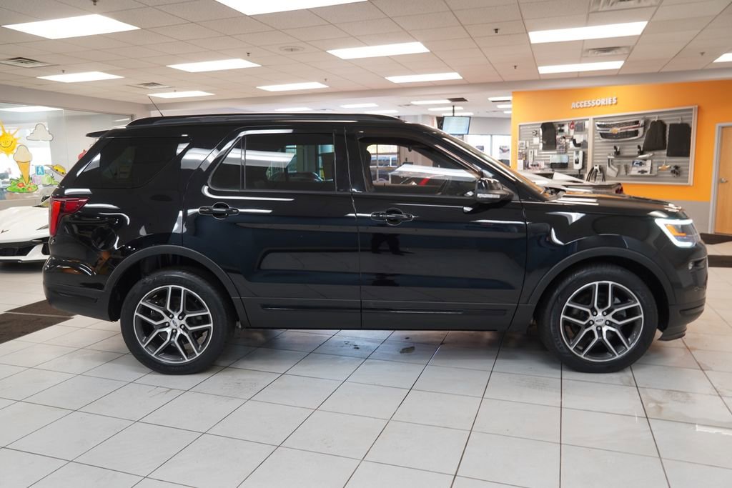Used 2018 Ford Explorer Sport w/ Equipment Group 401A AWD/4WD image 13