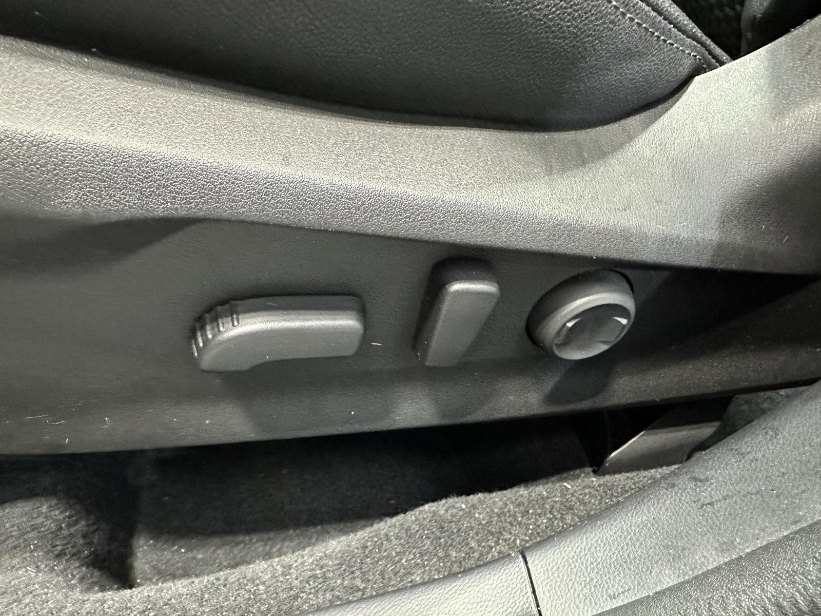 Used 2023 Subaru Forester Premium AWD/4WD image 17