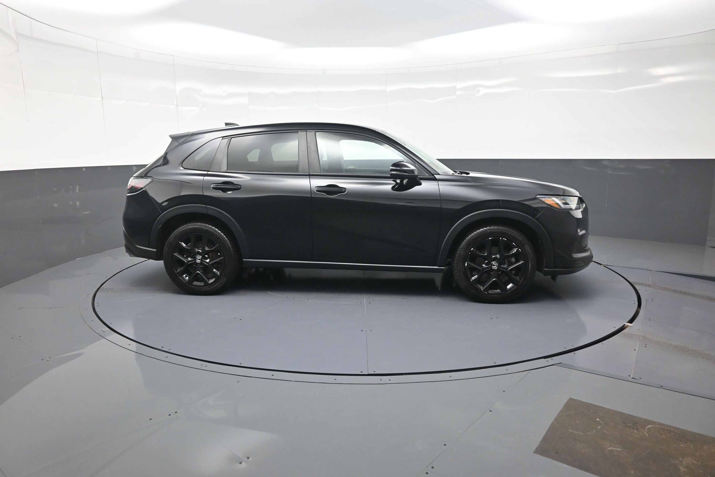 Used 2024 Honda HR-V Sport image 2