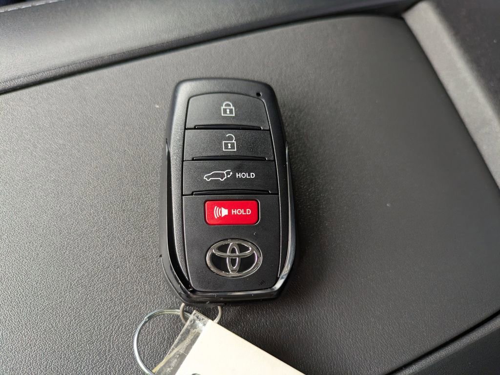 New 2026 Toyota Highlander Limited image 30