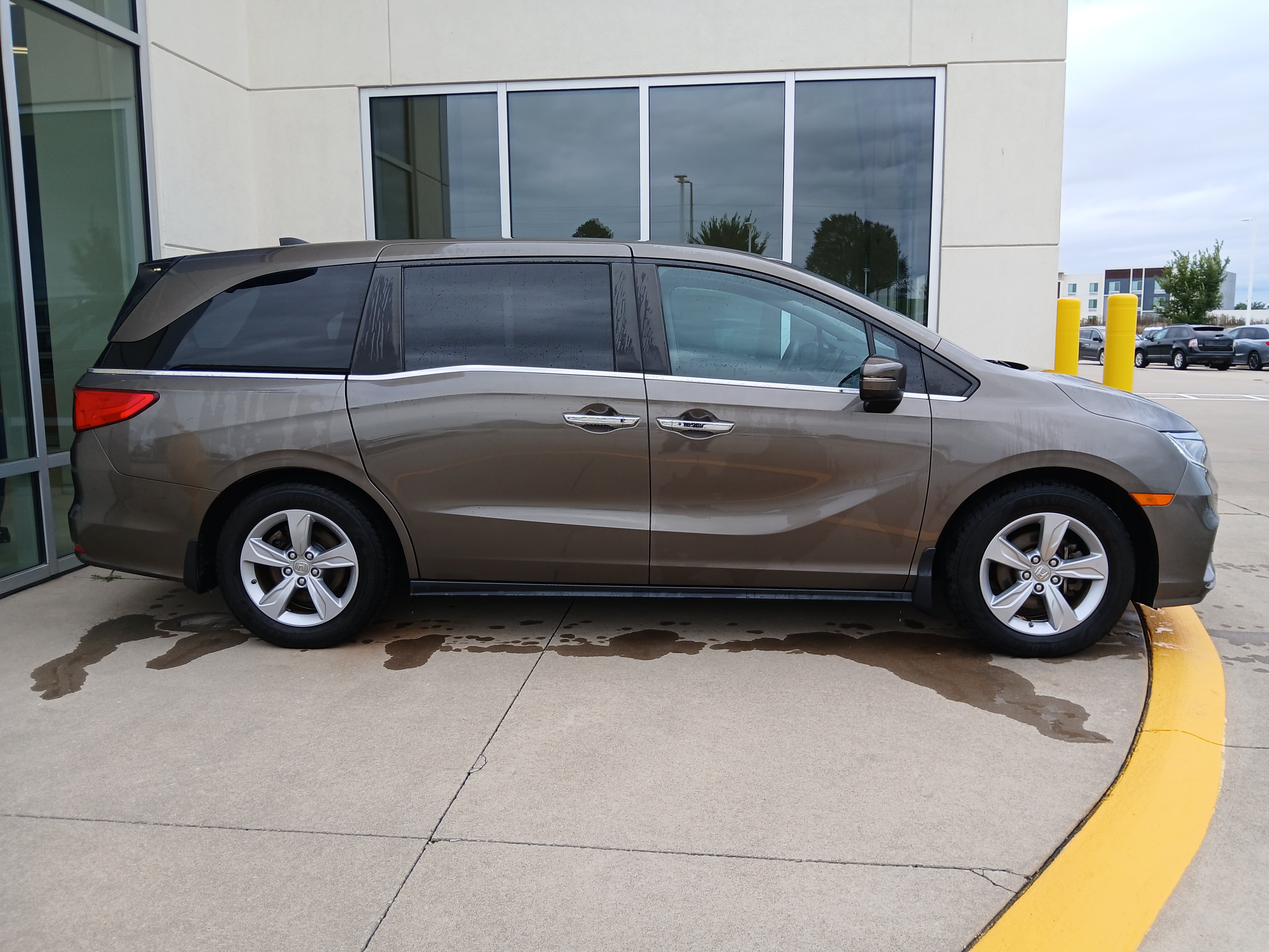Used 2019 Honda Odyssey EX image 5