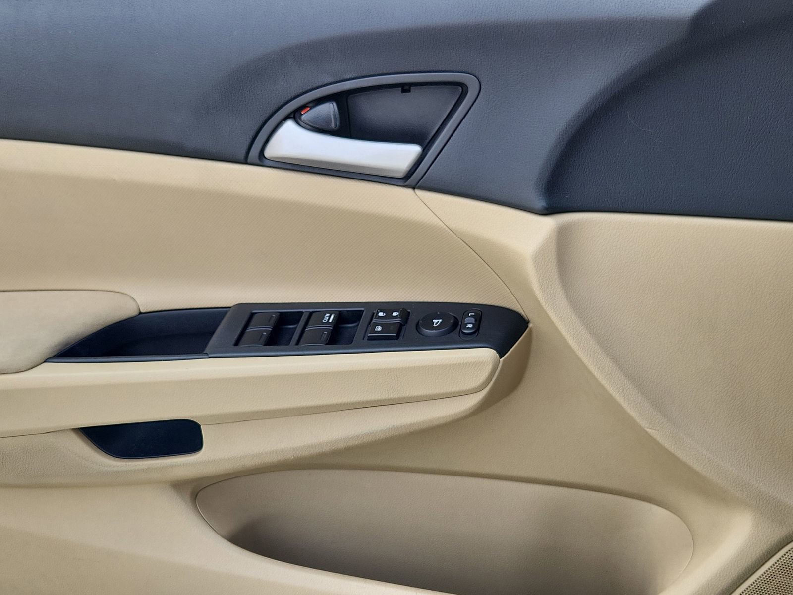 Used 2011 Honda Accord LX image 9