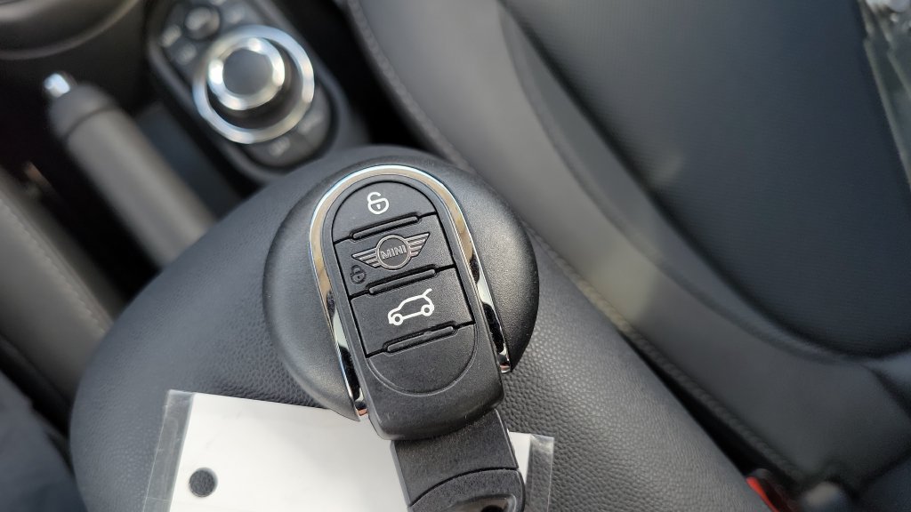 Used 2024 MINI Cooper 4-Door Hardtop FWD image 23