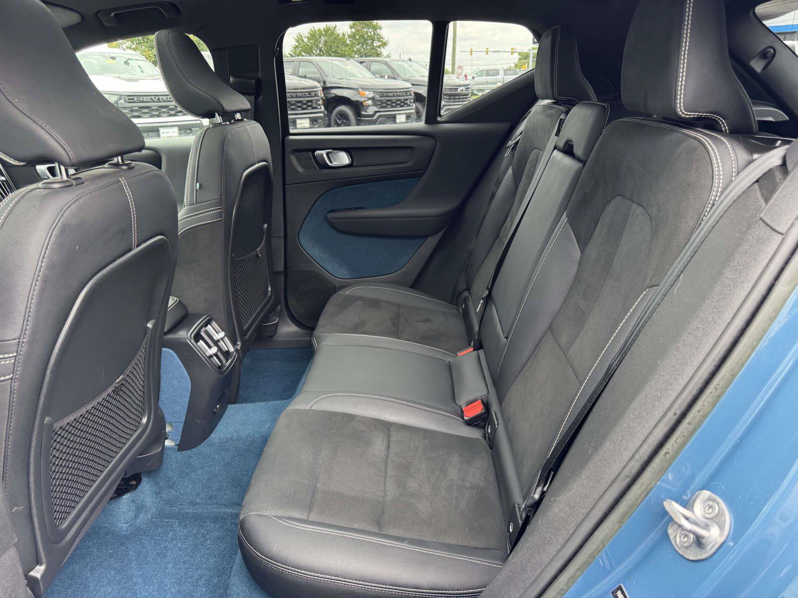 Used 2023 Volvo XC40 Recharge Plus w/ Protection Package Premier AWD/4WD image 24