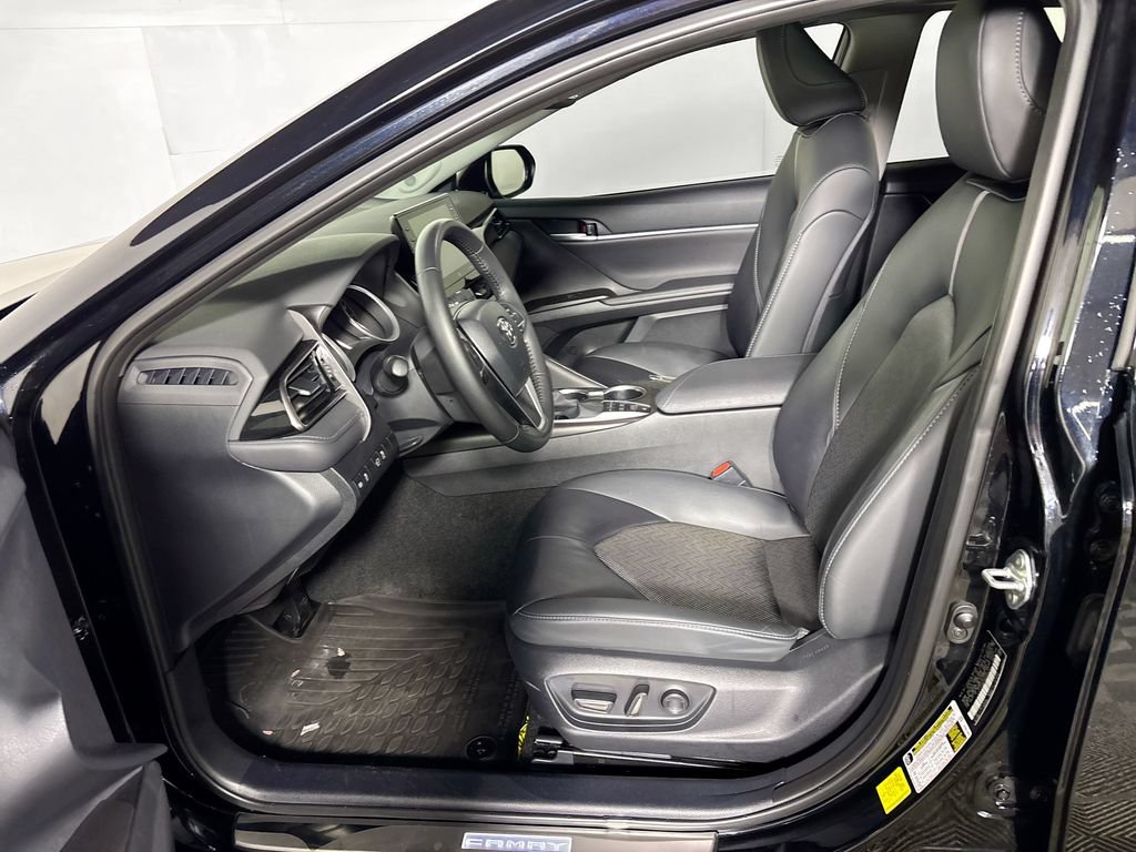 Used 2024 Toyota Camry XLE w/ Navigation Package FWD image 11