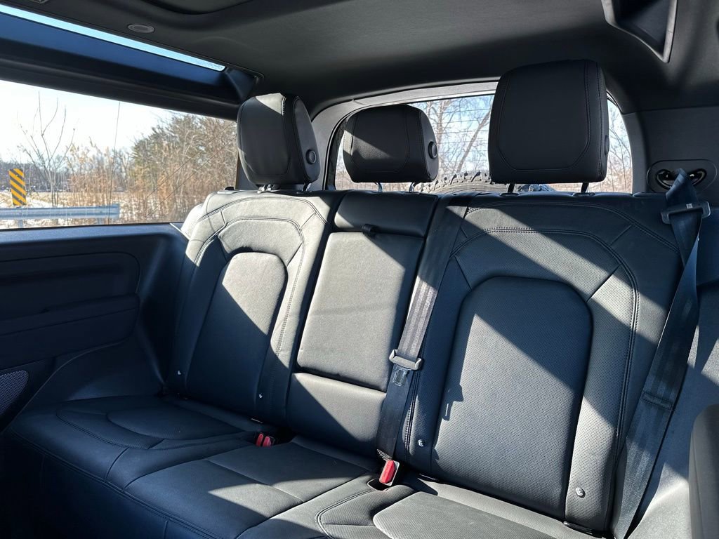 Used 2023 Land Rover Defender 90 S image 18