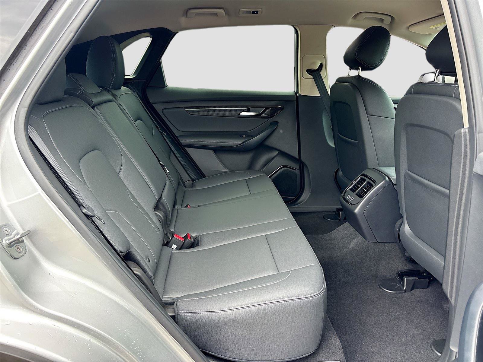 New 2025 VinFast VF 8 Eco AWD/4WD image 26