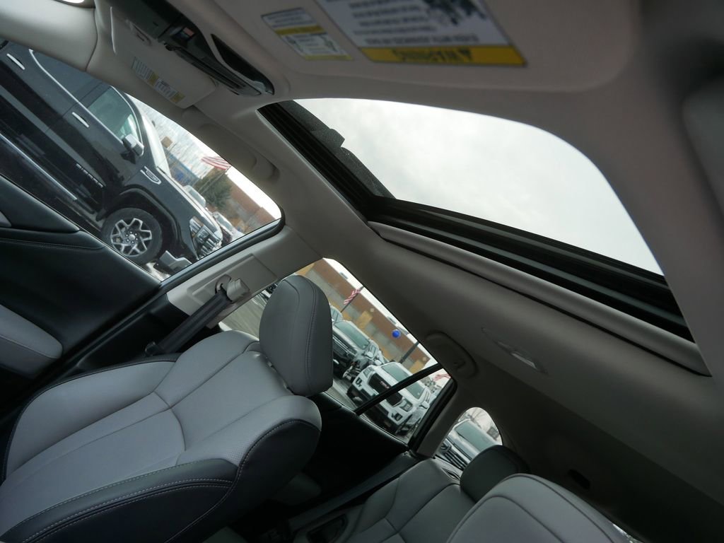 Used 2025 Subaru Outback Limited image 12