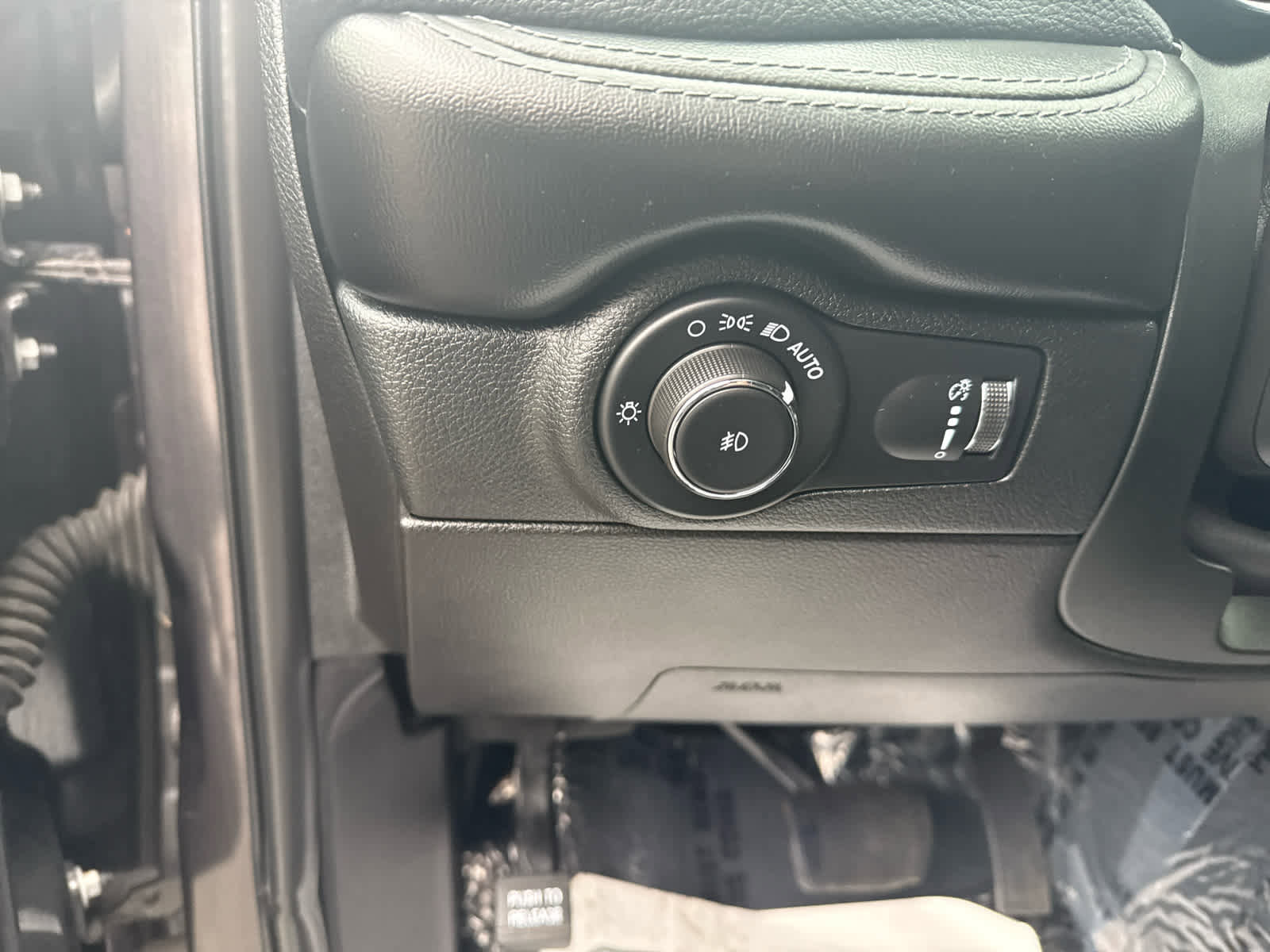 Used 2021 Dodge Durango SXT image 21