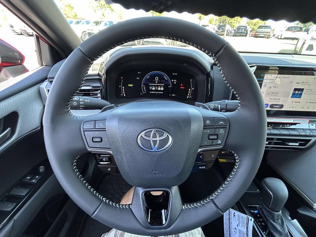 New 2026 Toyota Camry Hybrid FWD image 18