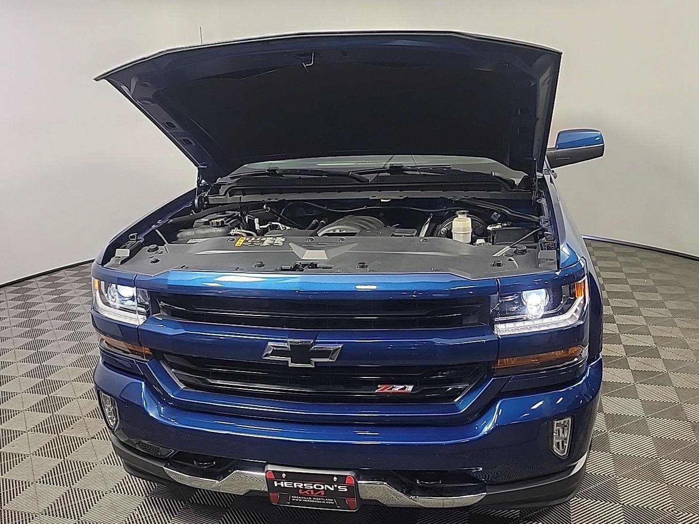 Used 2018 Chevrolet Silverado 1500 LT w/ Texas Edition AWD/4WD image 14