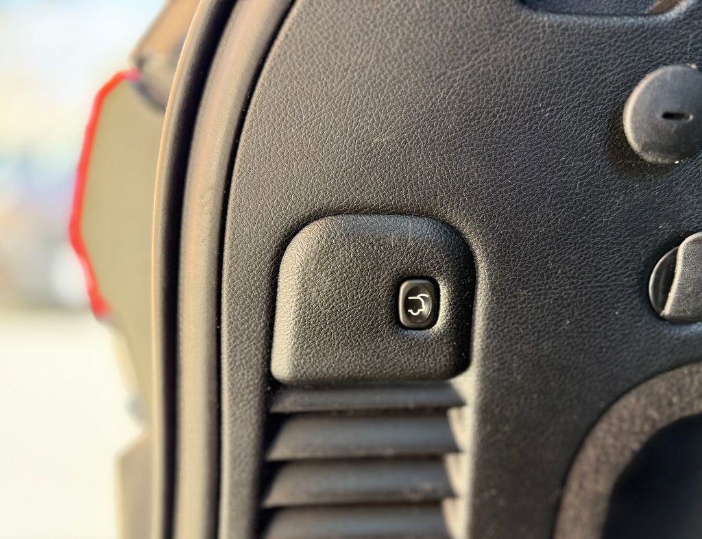 Used 2018 Jeep Grand Cherokee Limited image 29