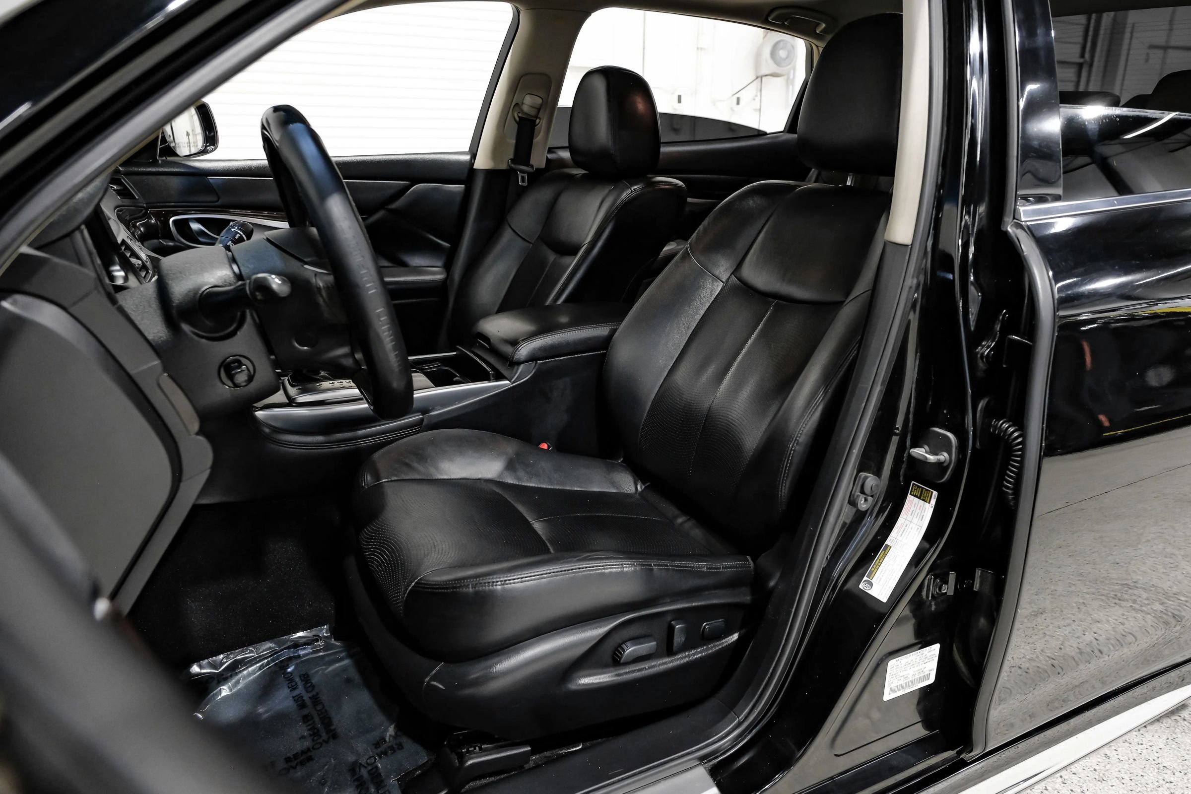 Used 2015 INFINITI Q70 L 3.7 w/ Technology Package image 40