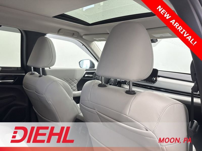 Used 2024 Mitsubishi Outlander SEL image 12