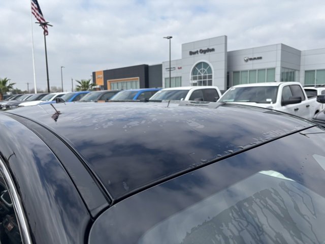 Used 2025 Nissan Kicks SV image 7