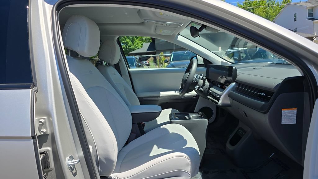 Used 2025 Hyundai Ioniq 5 Limited AWD/4WD image 10