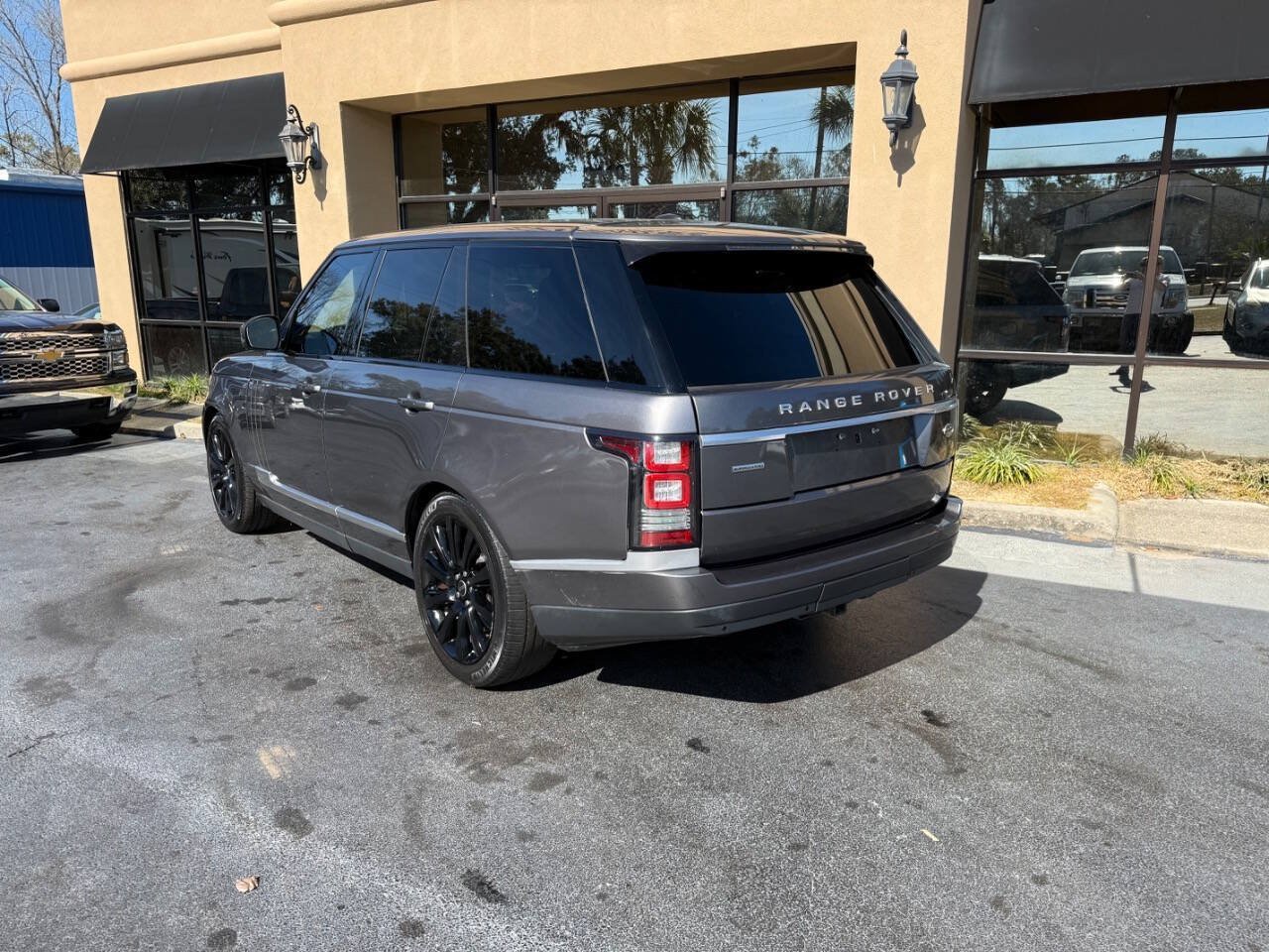 Used 2015 Land Rover Range Rover Supercharged AWD/4WD image 4