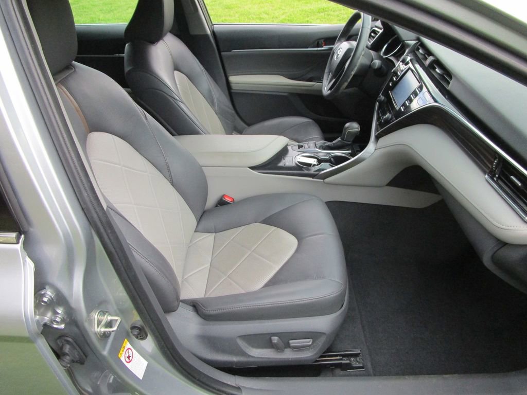 Used 2018 Toyota Camry XLE image 21