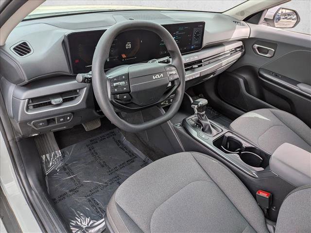 Used 2025 Kia K4 LXS image 9