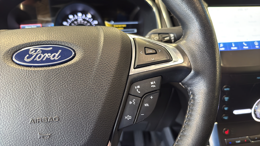 Used 2020 Ford Edge Titanium AWD/4WD image 35