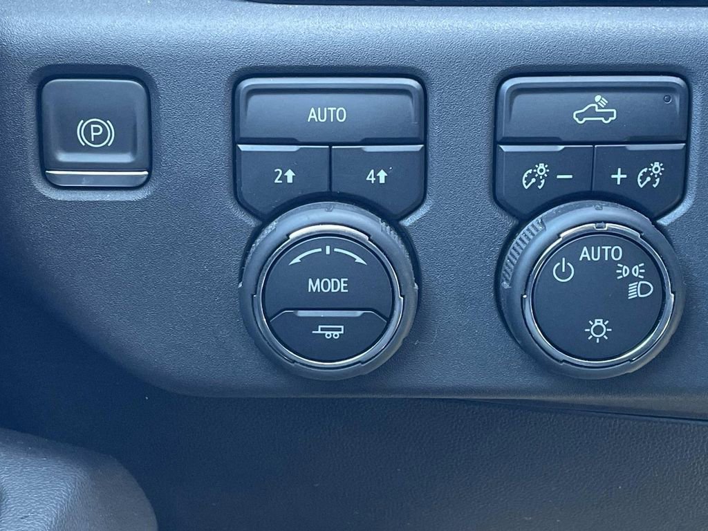 Used 2024 Chevrolet Silverado 1500 LT image 30