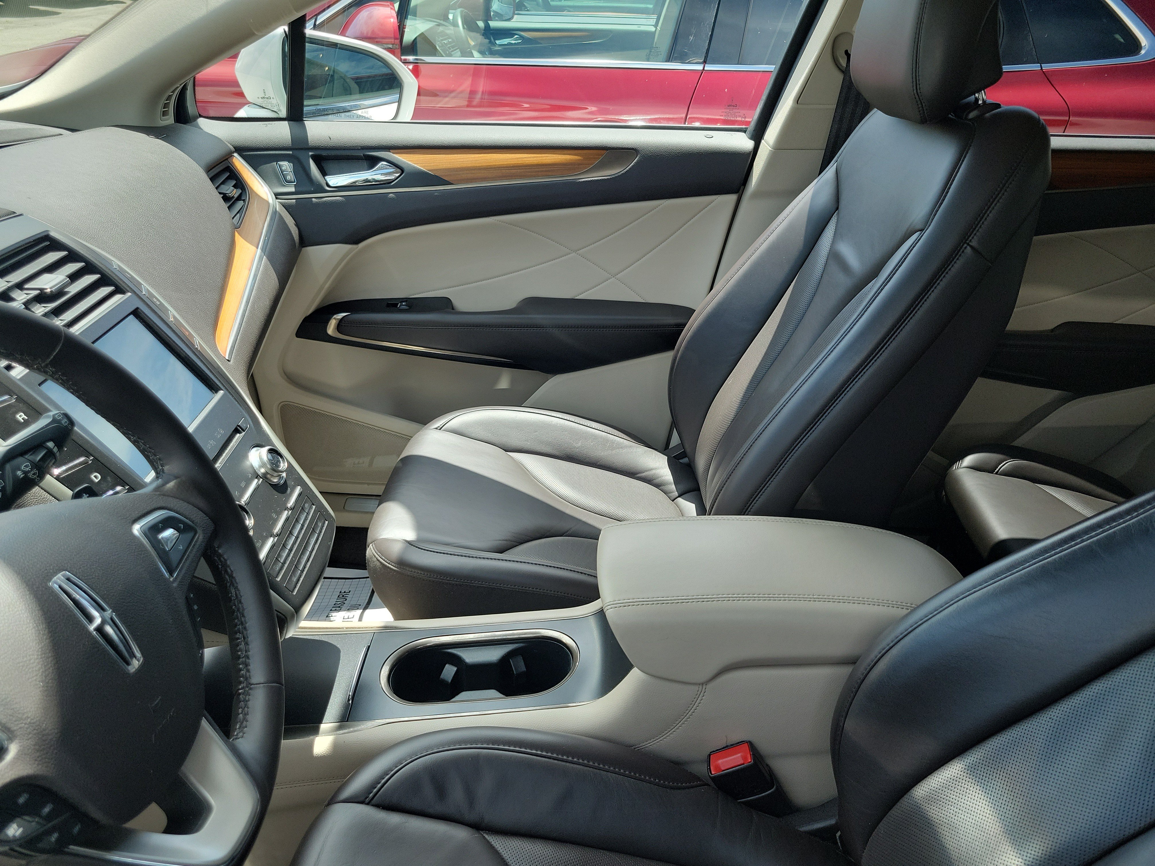 Used 2019 Lincoln MKC Select w/ Select Plus Package FWD image 11