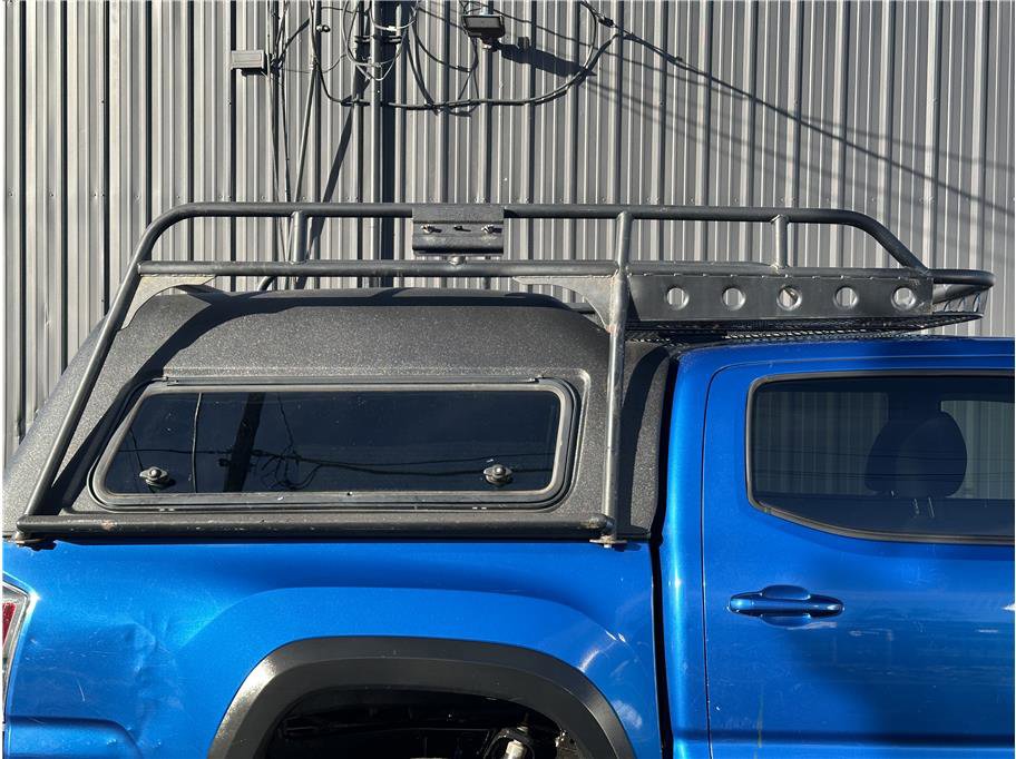 Used 2017 Toyota Tacoma TRD Off-Road image 34
