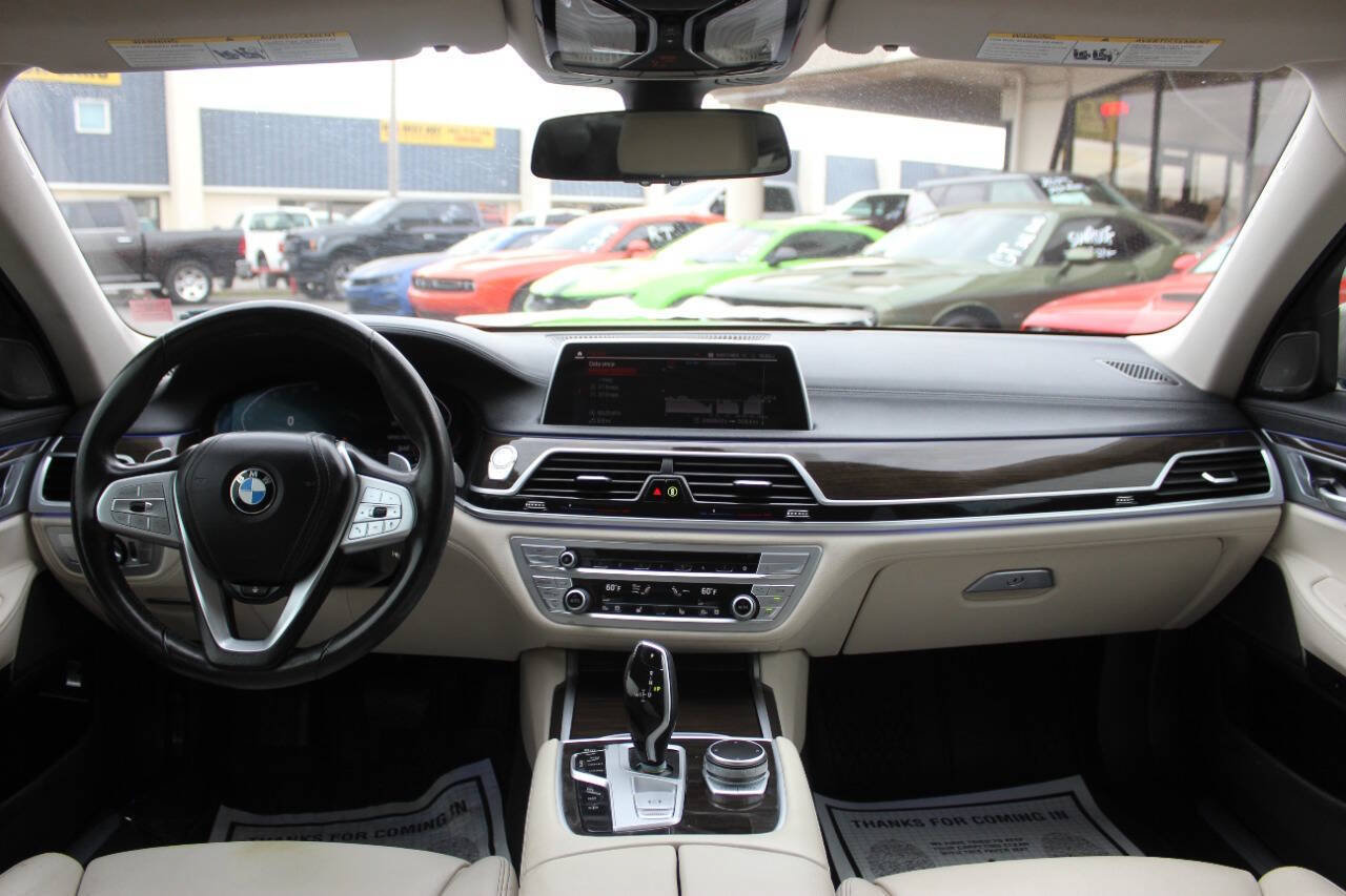 Used 2022 BMW 740i xDrive AWD/4WD image 33