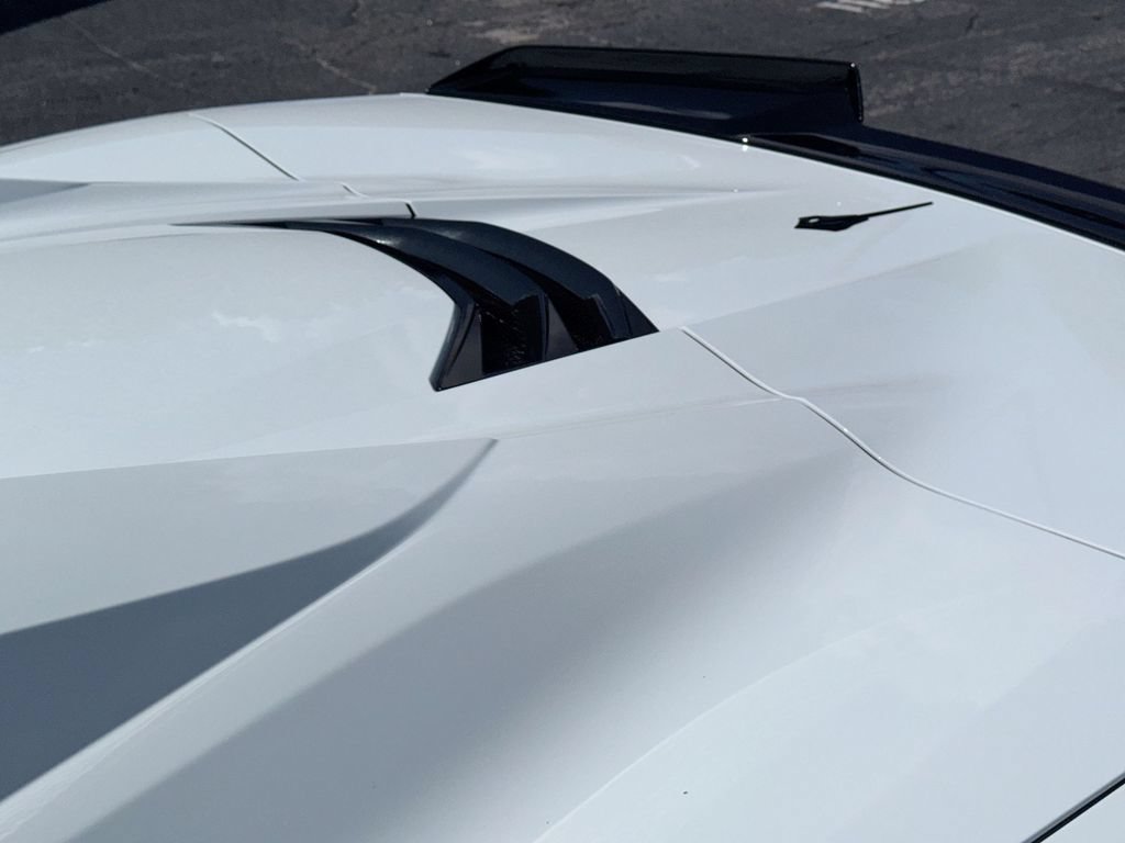Used 2025 Chevrolet Corvette E-Ray w/ Stealth Interior Trim Package AWD/4WD image 30