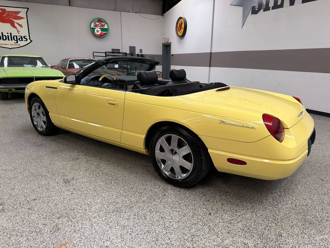 Used 2002 Ford Thunderbird RWD image 18