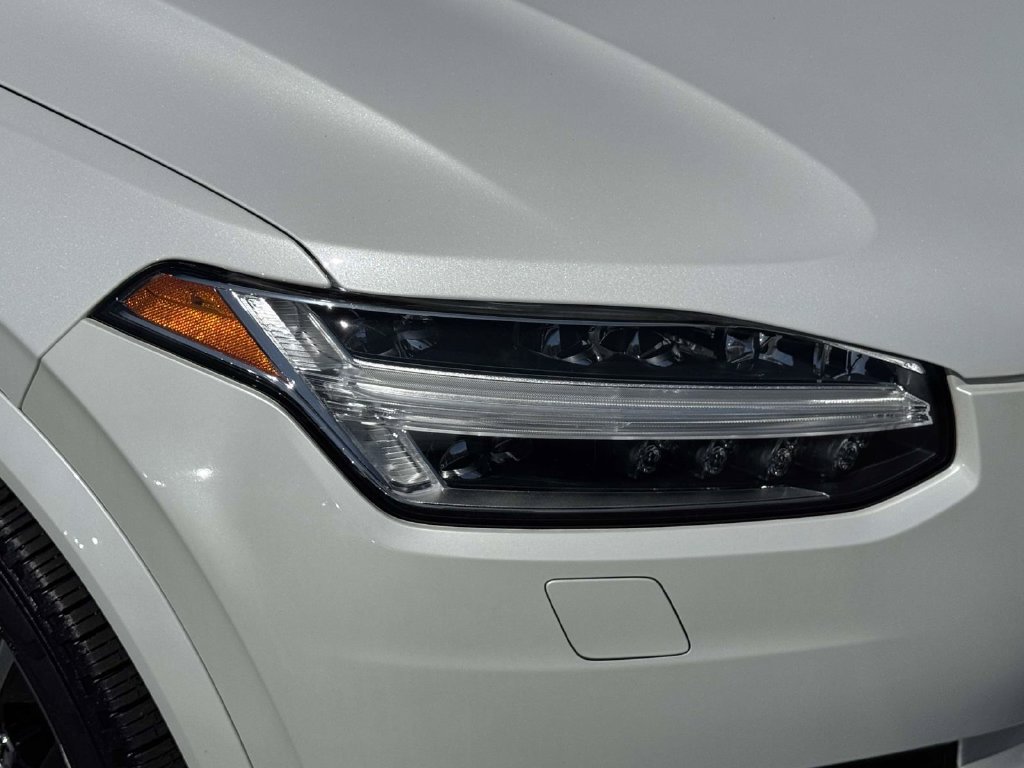 Certified 2024 Volvo XC90 B6 Plus AWD/4WD image 7