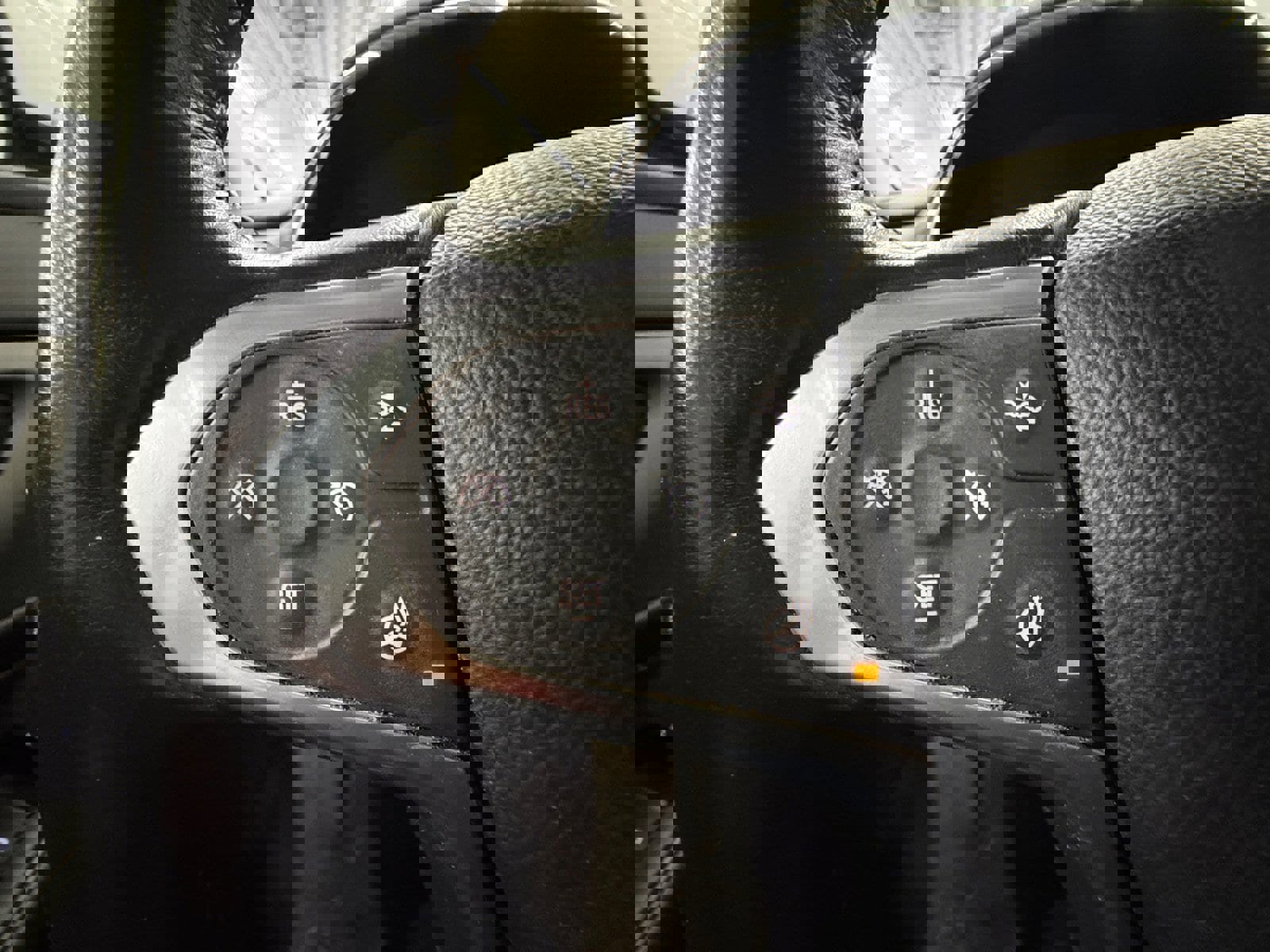 Used 2020 Chevrolet Traverse LT w/ Driver Confidence II Package image 16