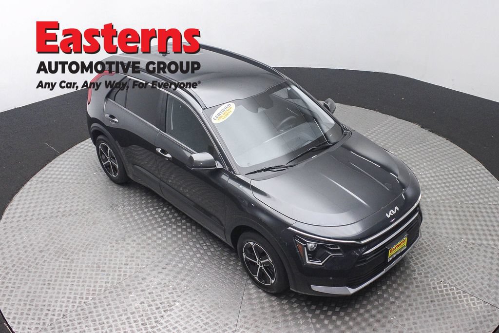 Used 2025 Kia Niro LX FWD image 3