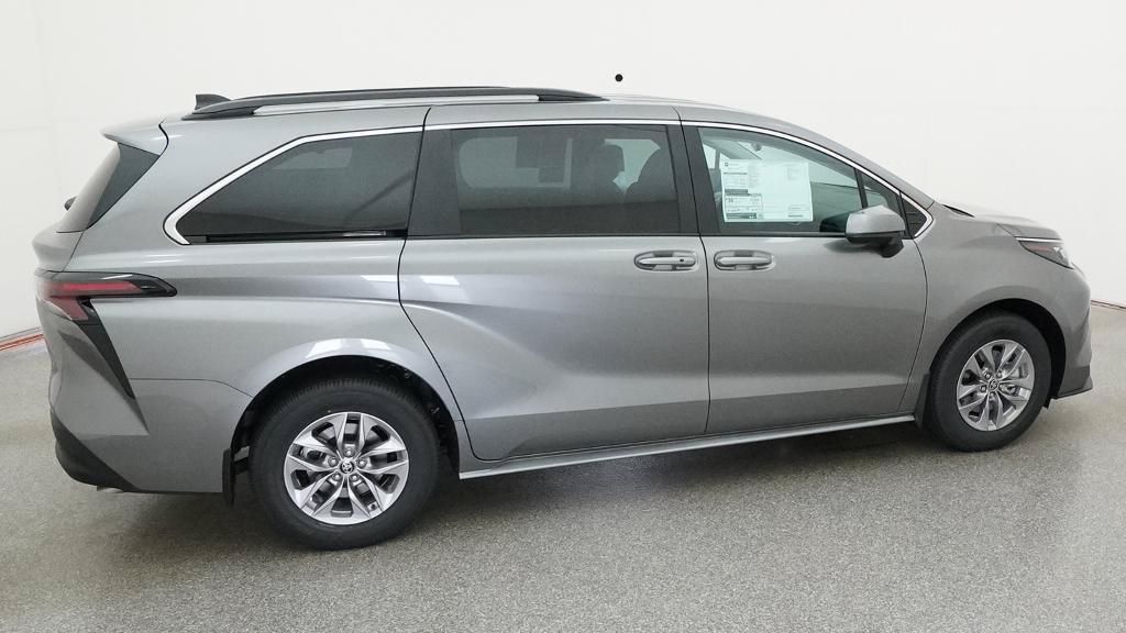 New 2026 Toyota Sienna LE FWD image 13