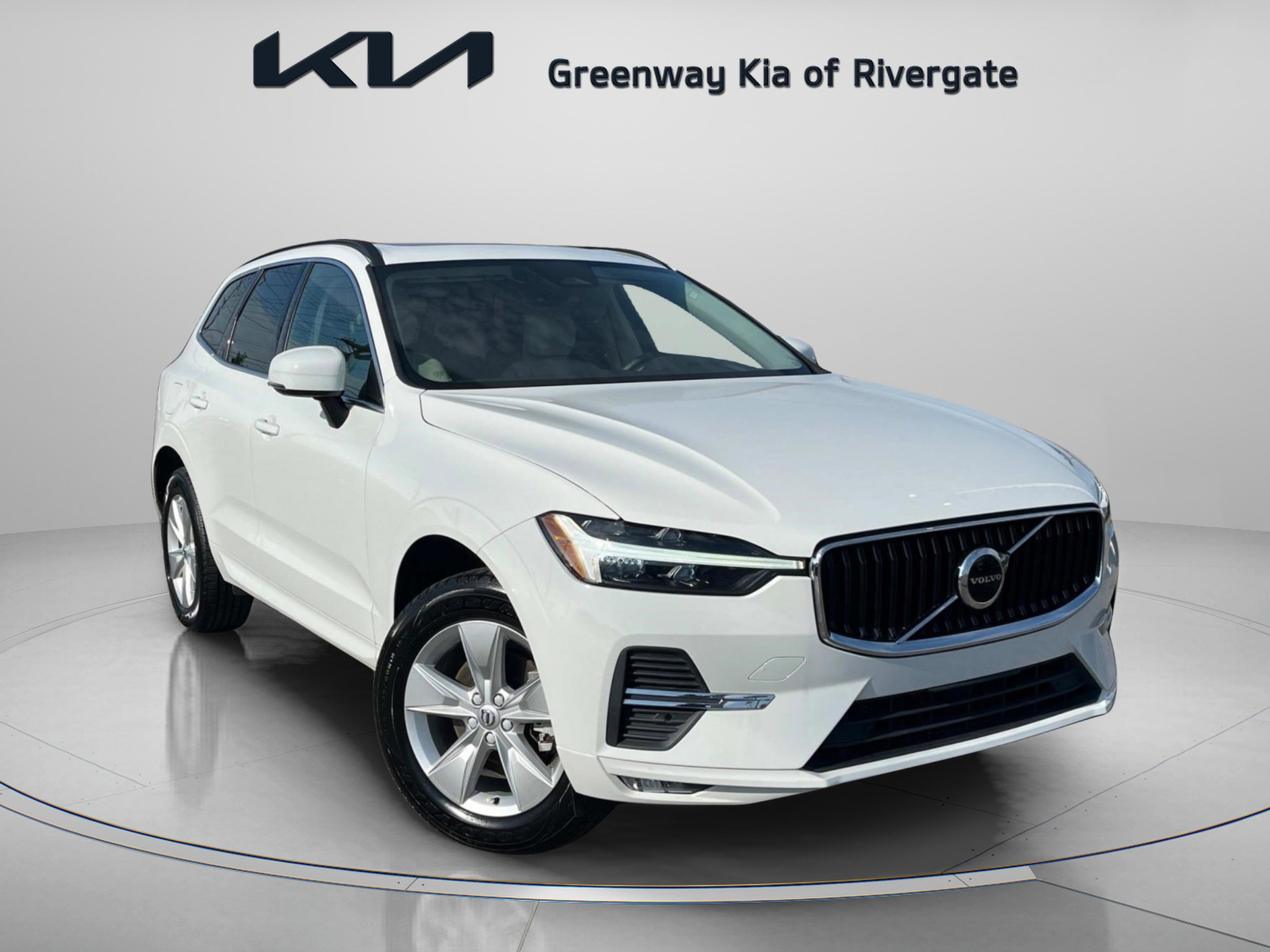 Used 2022 Volvo XC60 B5 Momentum